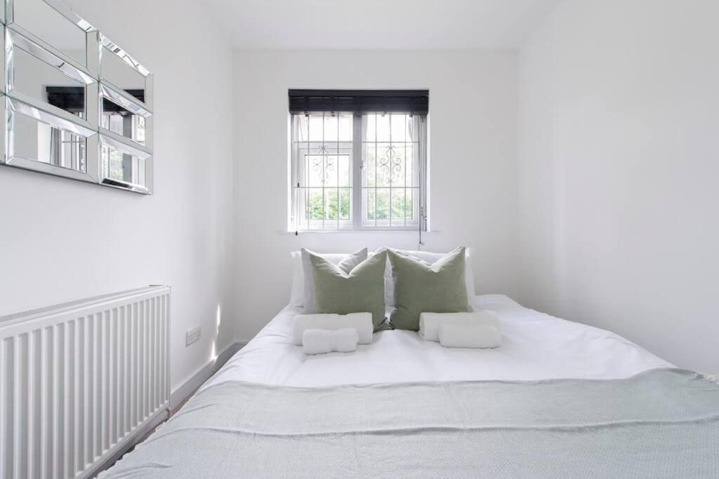 2 Bedroom Modern Urban Sanctuary 1Cc - Cherrydeal Лондон Экстерьер фото
